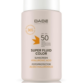 BABE Сонцезахисний супер флюїд ВВ з тонуючим ефектом для всіх типів шкіри  SPF 50+ 50 мл.
